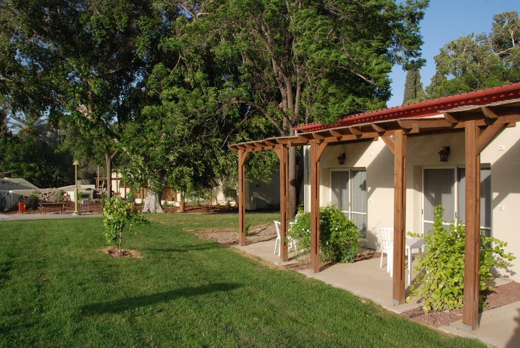 Kibbutz Tiratzvi - Country Lodging Tirat Zevi Eksteriør bilde